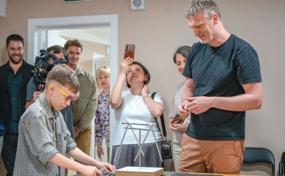 1099 image for slide