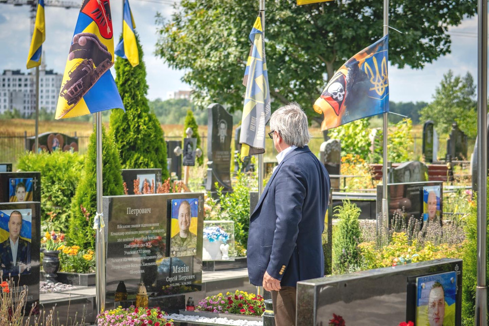 3023 image for slide