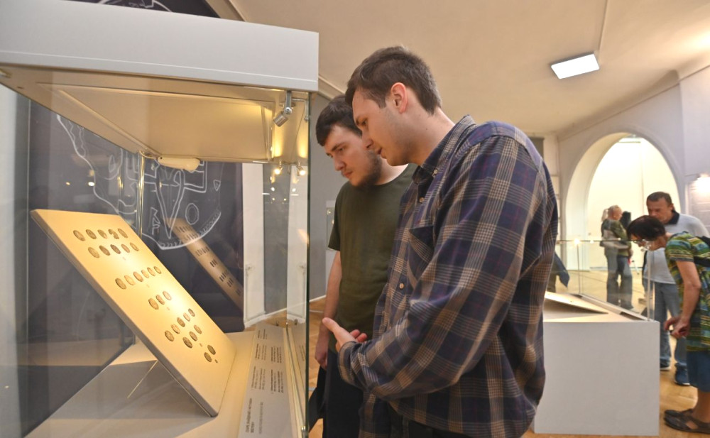 4187 image for slide