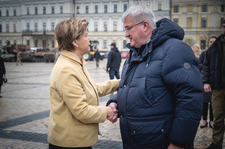 7106 image for slide