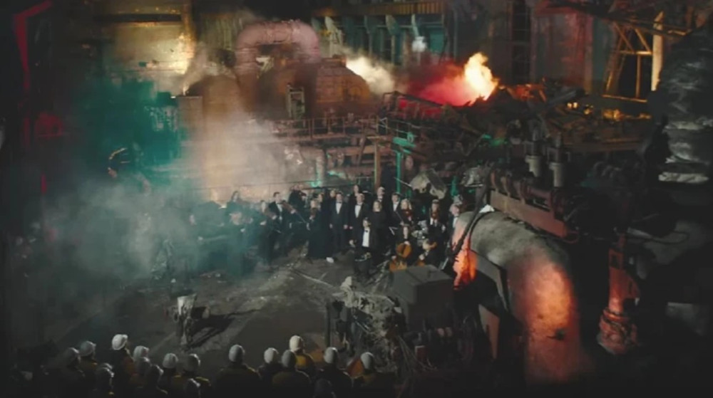 7437 image for slide