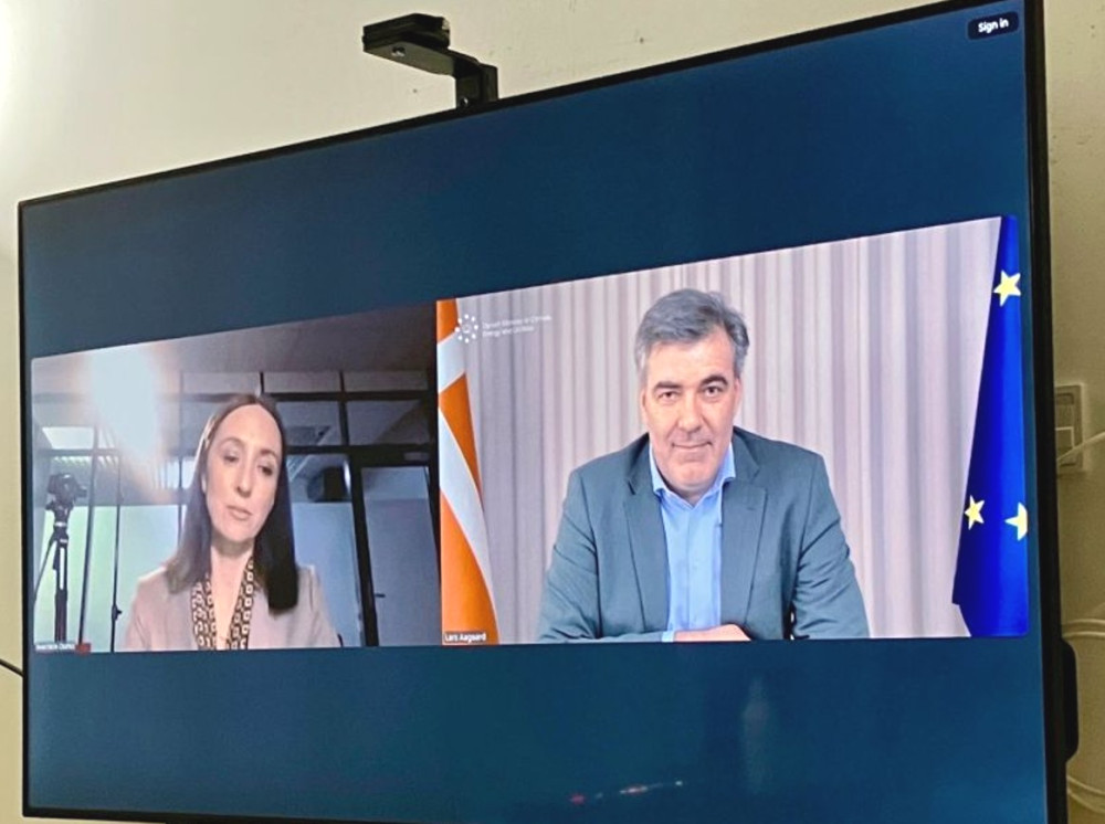 7587 image for slide