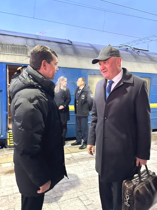 7702 image for slide